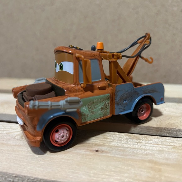 Large Disney Store Mater Diecast - Picture 2 of 3